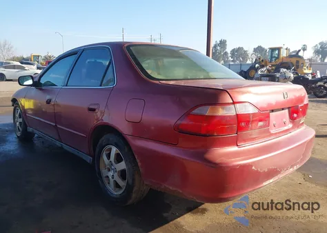 2000 Honda Accord 2.3 Se from USA, damaged, VIN JHMCG669XYC020878